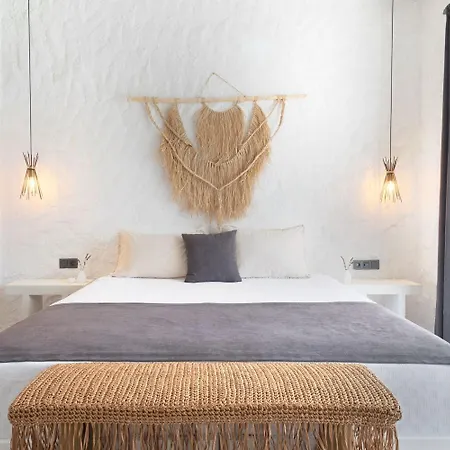 Jera Alacati Hotel *